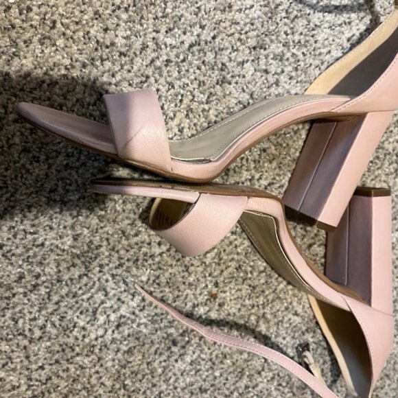 VINCE CAMUTO LIGHT PINK LEATHER DRESSY HEELS SZ 9M - Picture 6 of 6